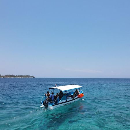 The Mally Homestay Gili Trawangan Exterior photo