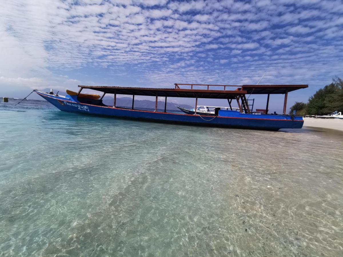The Mally Homestay Gili Trawangan Exterior photo