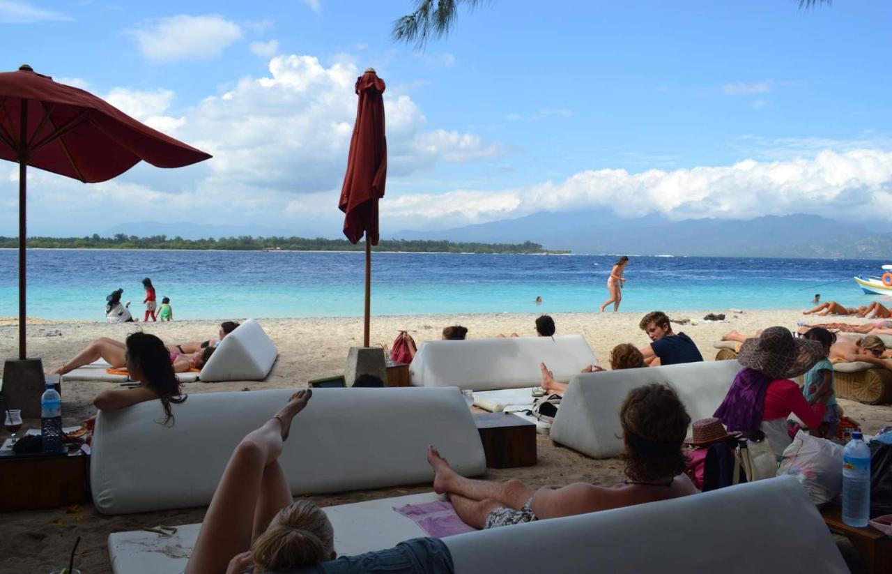 The Mally Homestay Gili Trawangan Exterior photo