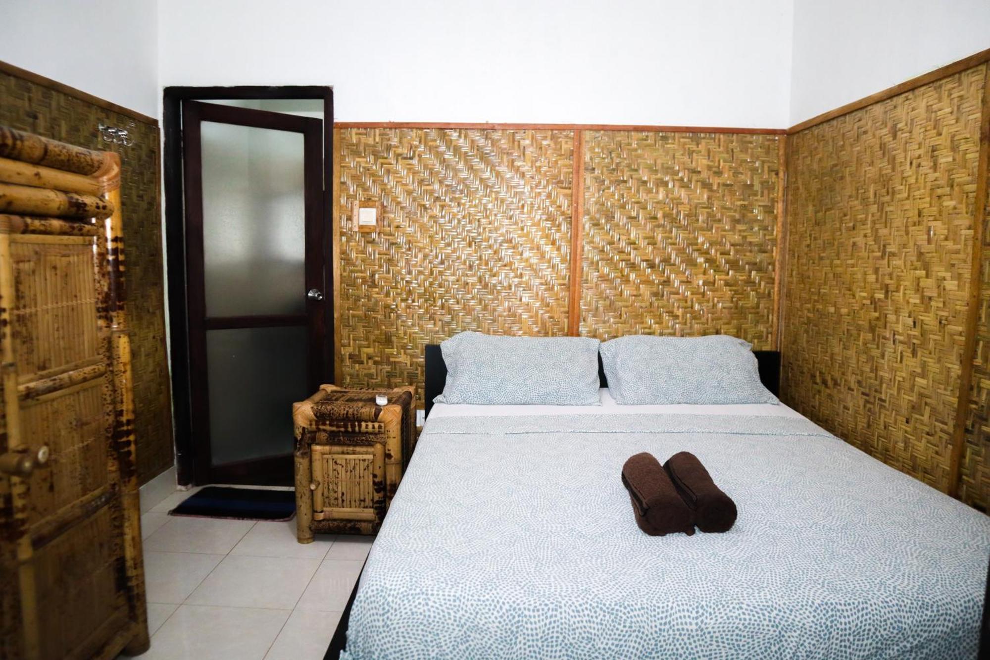 The Mally Homestay Gili Trawangan Exterior photo
