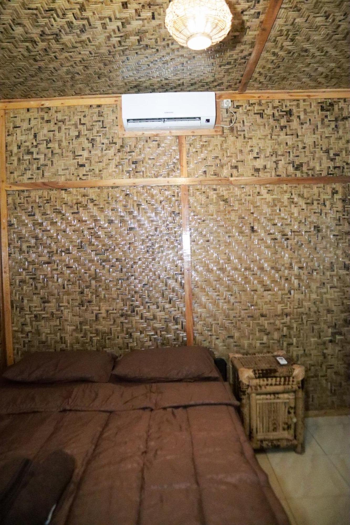The Mally Homestay Gili Trawangan Exterior photo