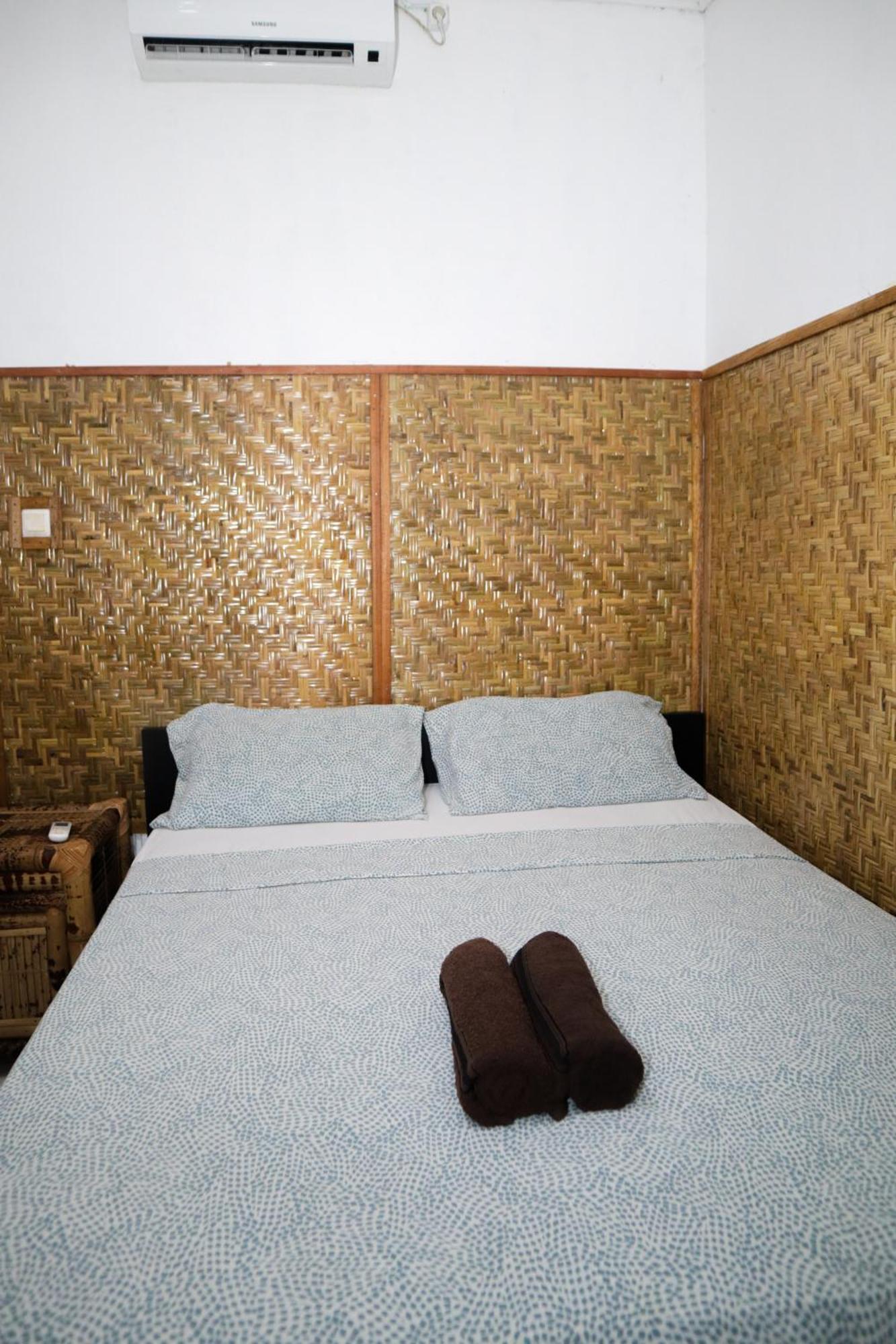 The Mally Homestay Gili Trawangan Exterior photo