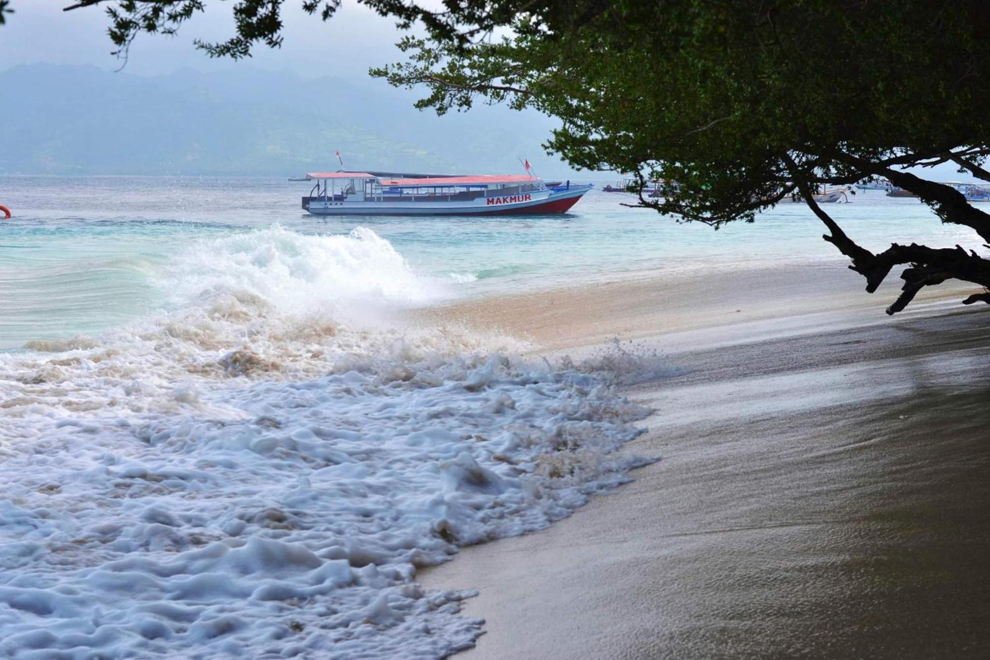 The Mally Homestay Gili Trawangan Exterior photo