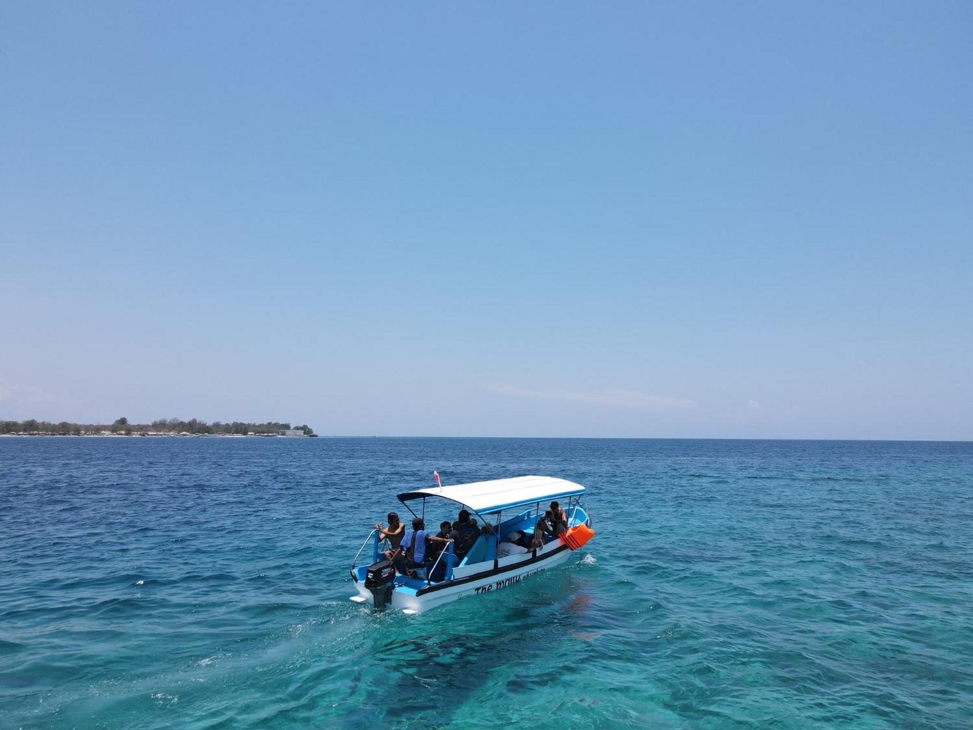 The Mally Homestay Gili Trawangan Exterior photo