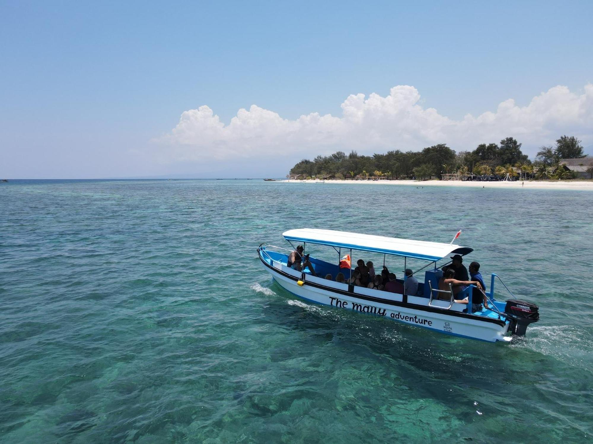 The Mally Homestay Gili Trawangan Exterior photo