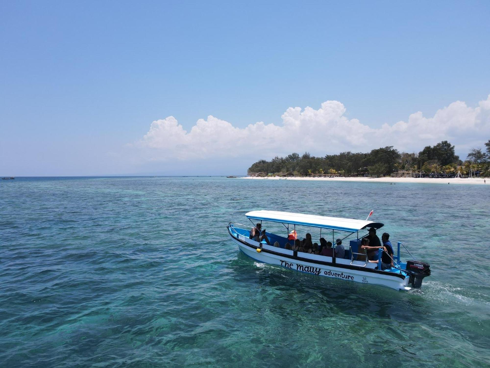 The Mally Homestay Gili Trawangan Exterior photo